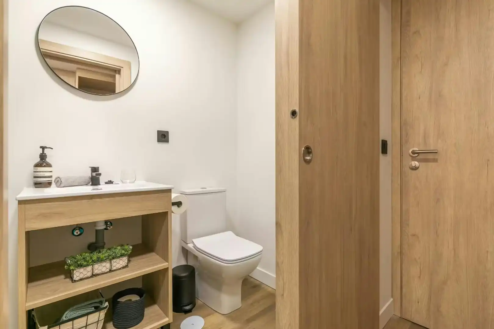 Badezimmer von Gebäude zur Miete in Madrid