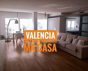 Exterior view of Flat to rent in  Valencia Capital  with Air Conditioner and Balcony