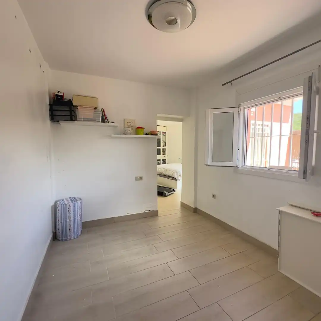 Habitación de Piso en venta en La Línea de la Concepción
