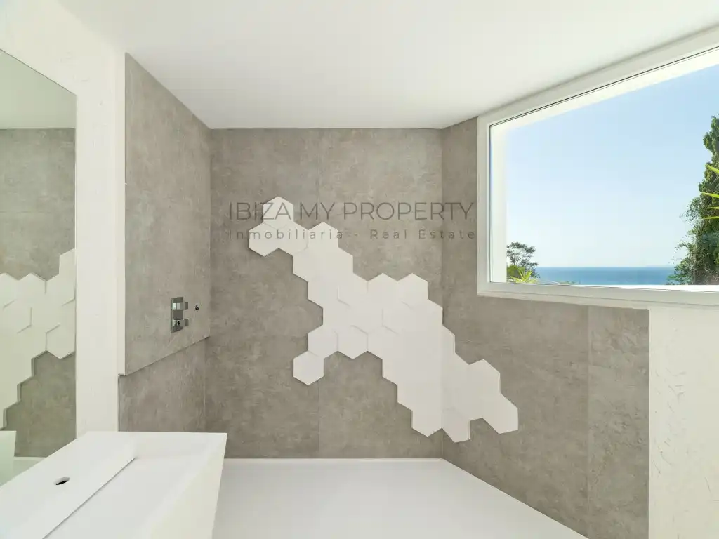 Baño de Casa o chalet en venta en Santa Eulària des Riu con Aire acondicionado, Trastero y Piscina