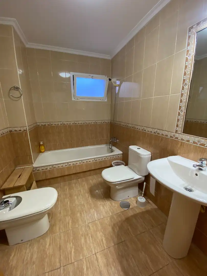 Badezimmer von Wohnungen zur Miete in Málaga mit Klimaanlage, Möbliert und Waschmaschine
