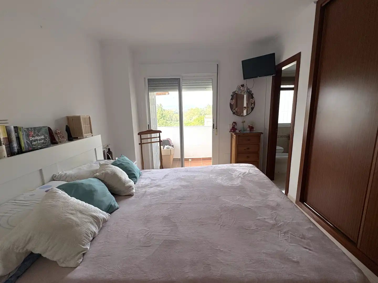 Dormitori de Casa o xalet en venda en Cártama amb Aire condicionat, Calefacció i Jardí privat