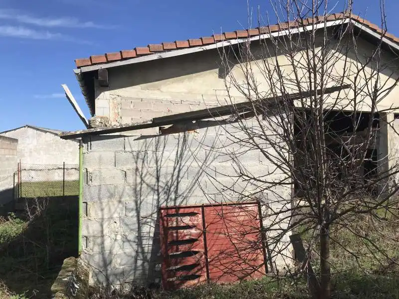 Vista exterior de Casa o xalet en venda en Valle de Losa