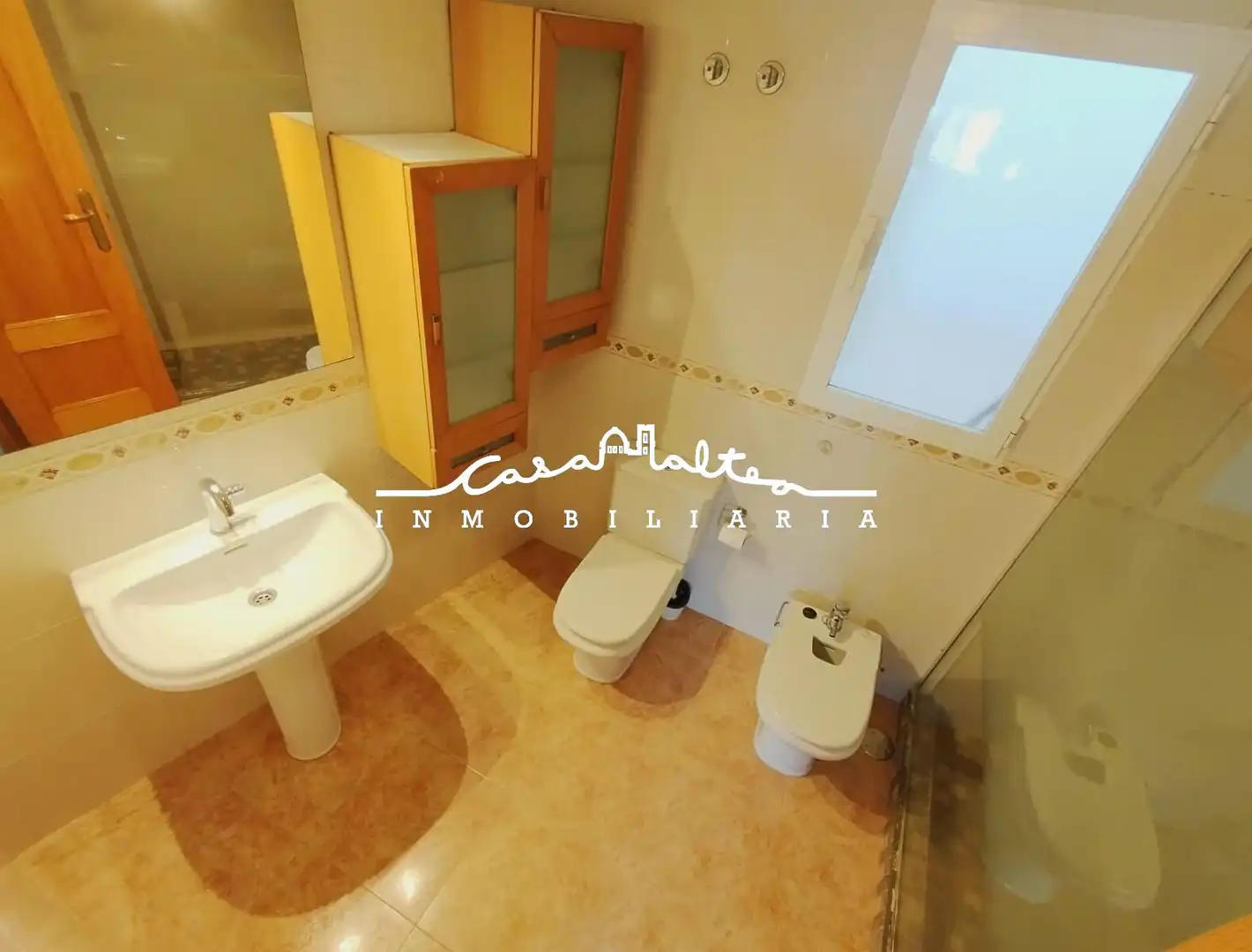 Baño de Piso en venta en Altea con Aire acondicionado, Terraza y Balcón