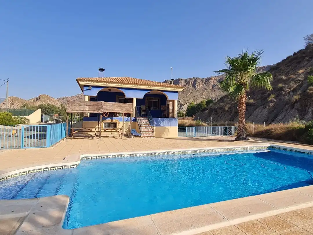 Villa con giardino in vendita a Paraje Saque y Navela 1, imagen 4