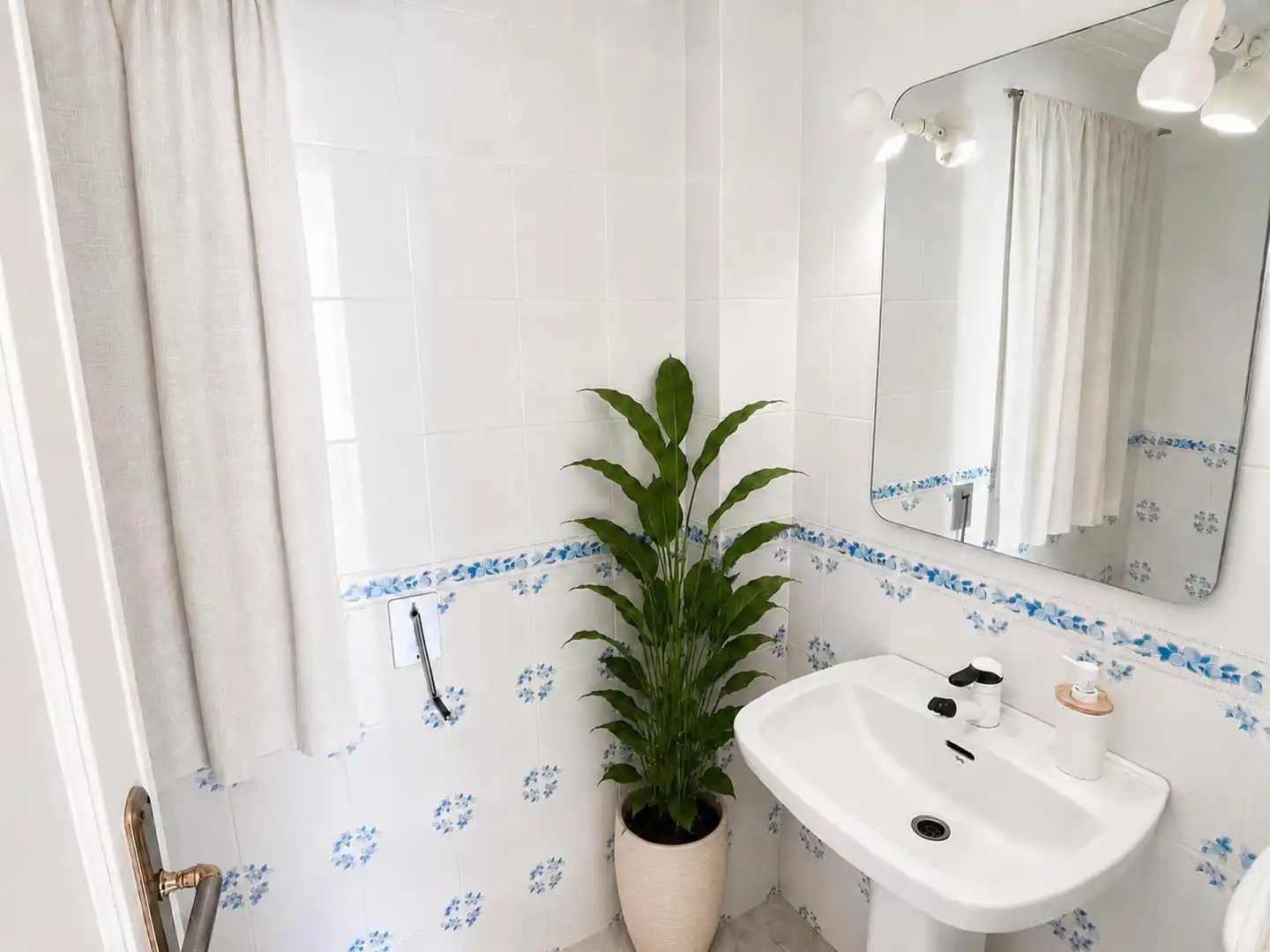 Bany de Casa o xalet en venda en Gandia amb Terrassa i Piscina comunitària