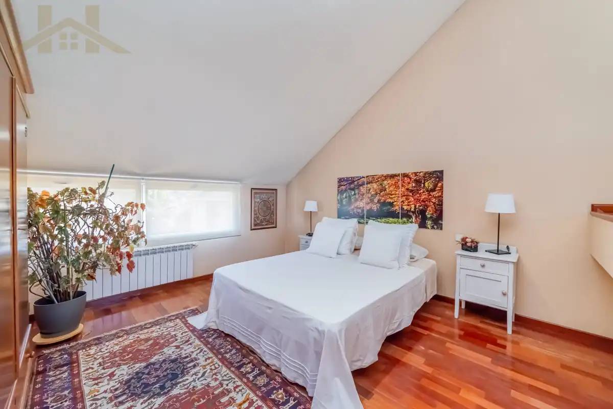 Habitación de Casa adosada en venta en Leganés con Aire acondicionado, Calefacción y Jardín privado