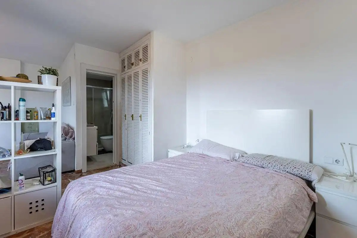 Habitación de Ático en venta en Granada con Aire acondicionado y Terraza