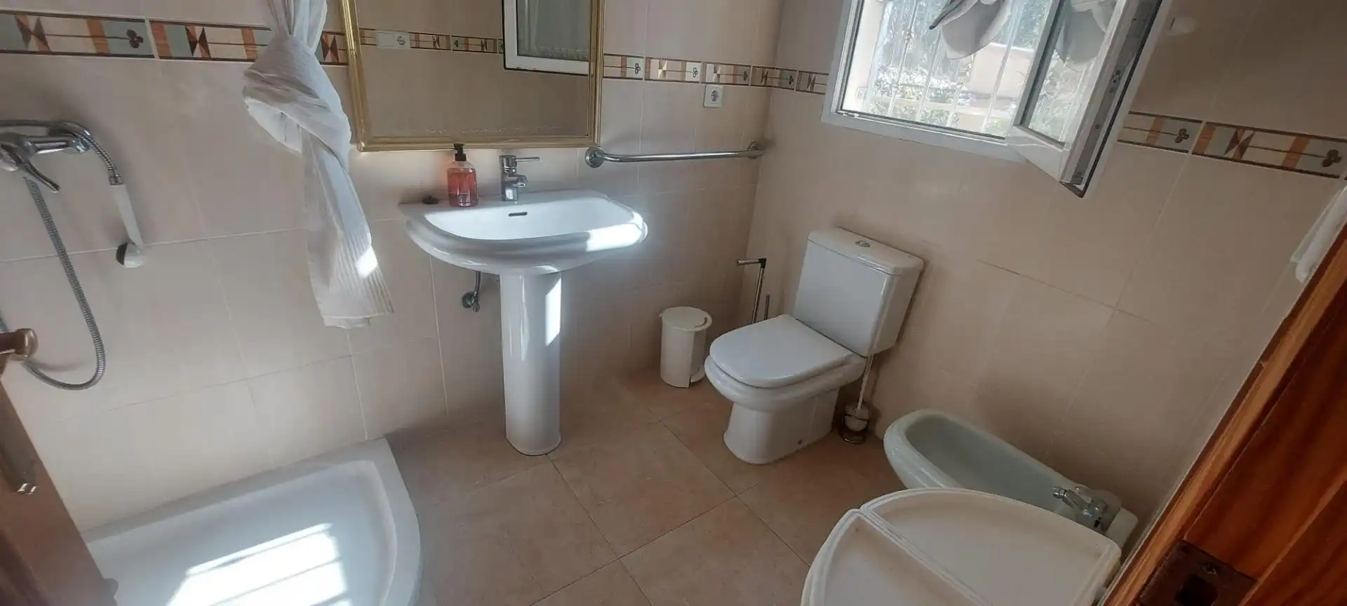 Bathroom of Houses for sale in La Nucia