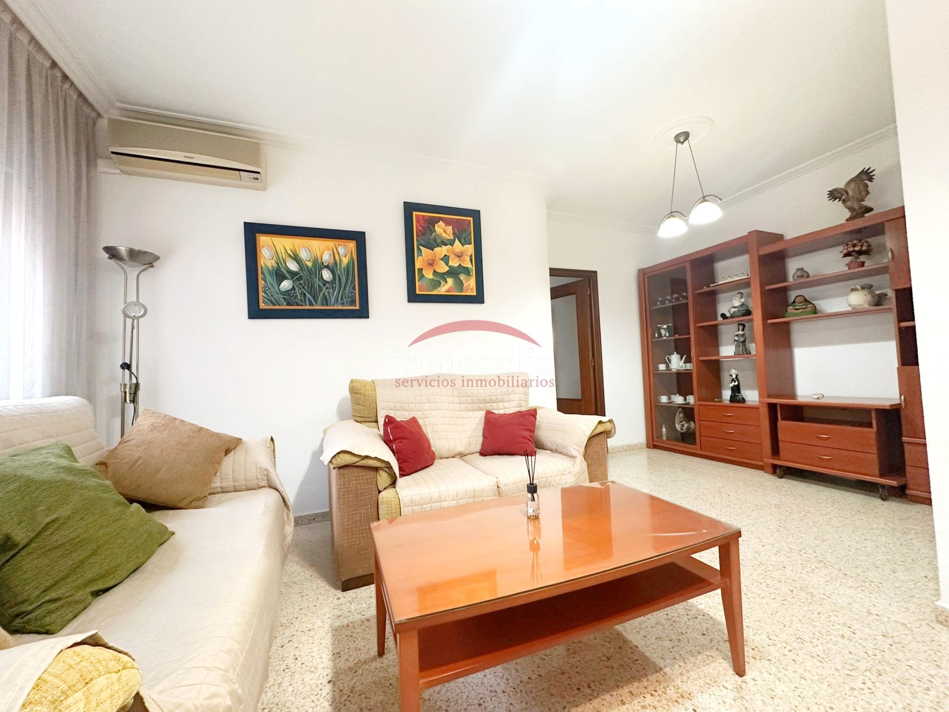 Sala de estar de Piso en venta en  Sevilla Capital con Aire acondicionado, Terraza y Trastero