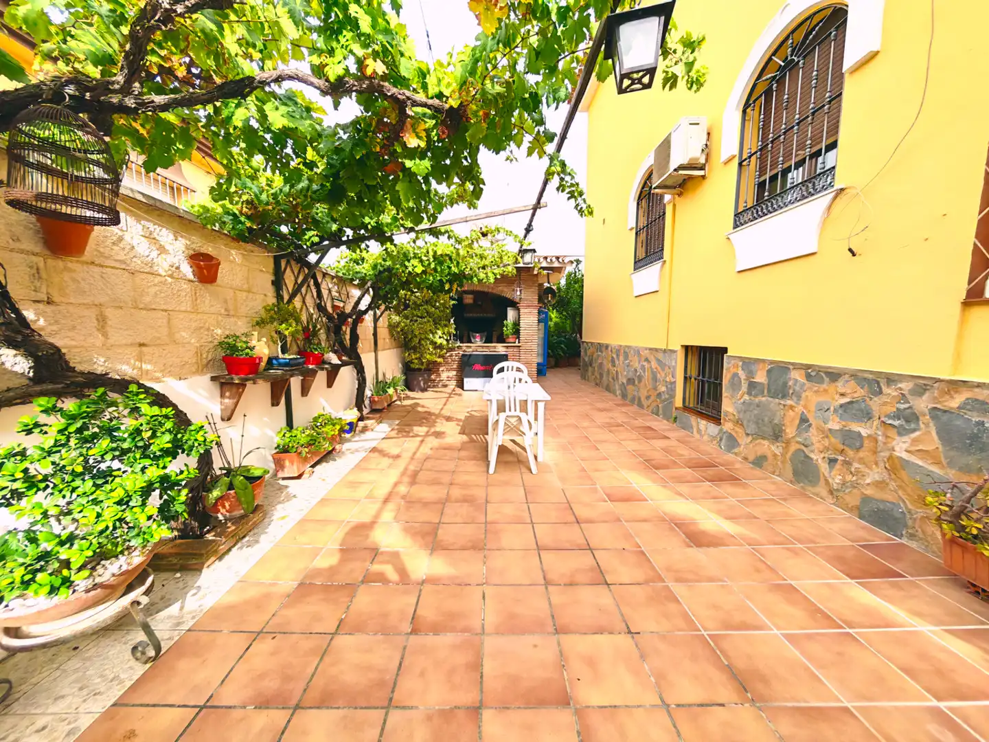 Vista exterior de Casa o chalet en venta en Alhaurín de la Torre con Aire acondicionado, Calefacción y Jardín privado