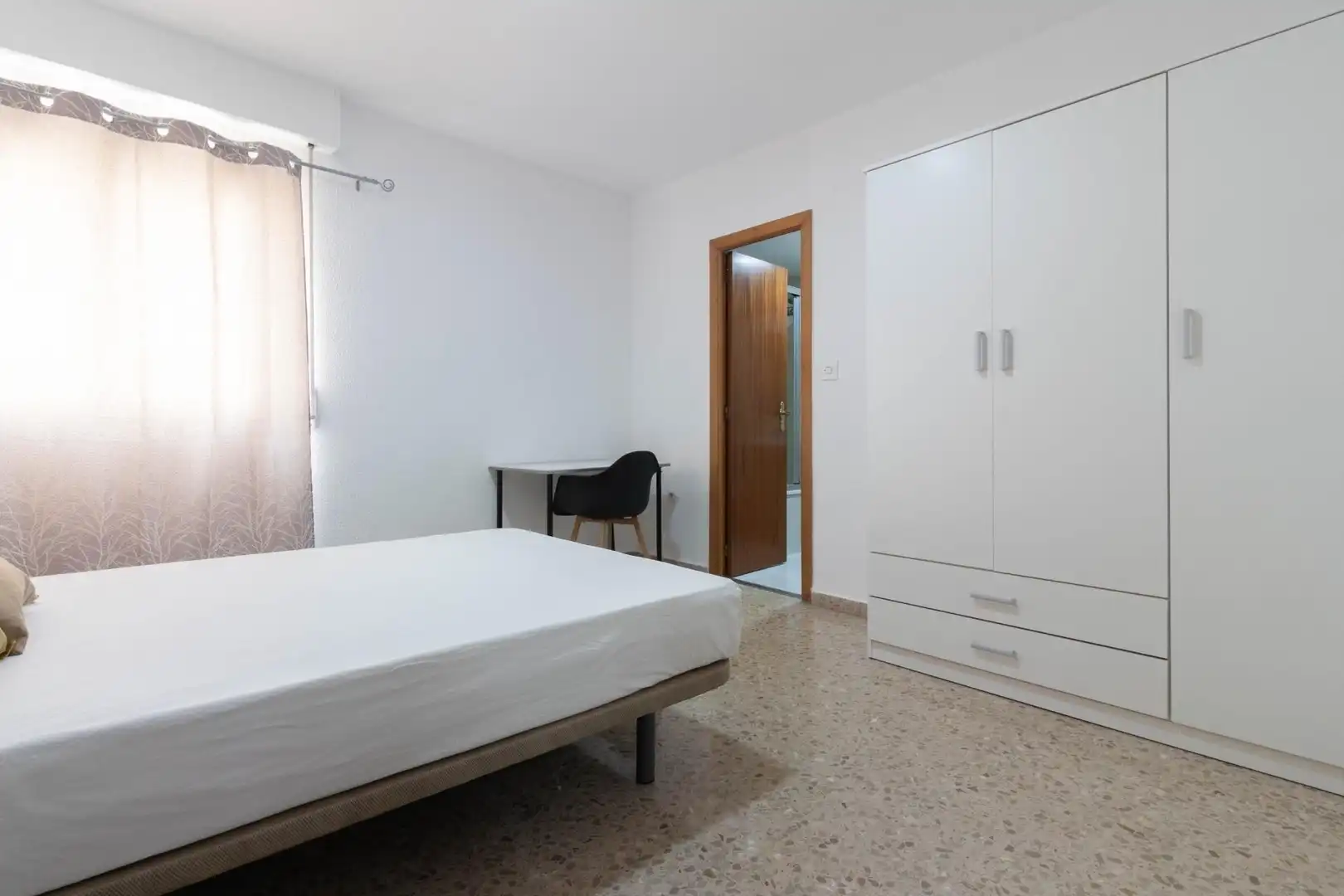 Schlafzimmer von Wohnung zum Verkauf in Alicante / Alacant