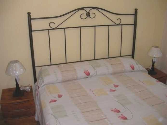 Habitación de Piso de alquiler en  Zaragoza Capital con Calefacción, Parquet y Amueblado