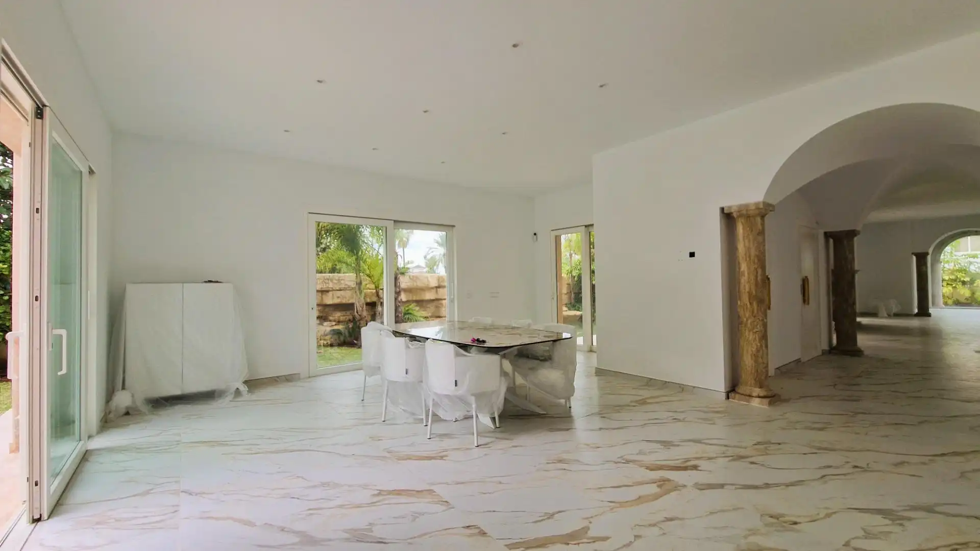 Dining room of Houses for sale in Marbella  with Air Conditioner, Private garden and Terrace