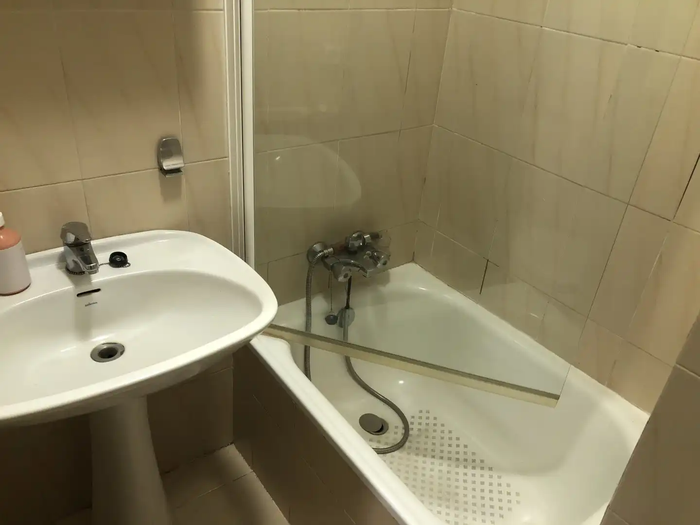 Bany de Pis en venda en Segovia amb Calefacció i Balcó