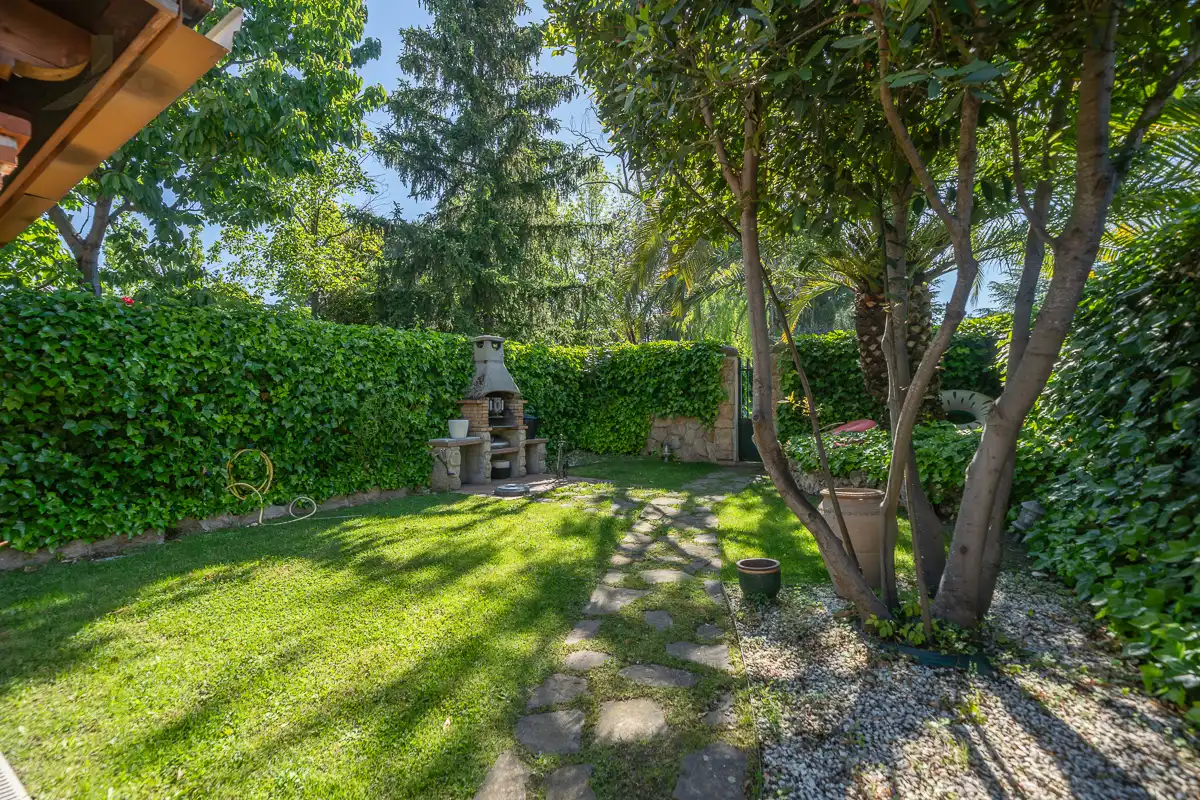 Jardín de Casa adosada en venta en Torrelodones con Aire acondicionado, Calefacción y Jardín privado