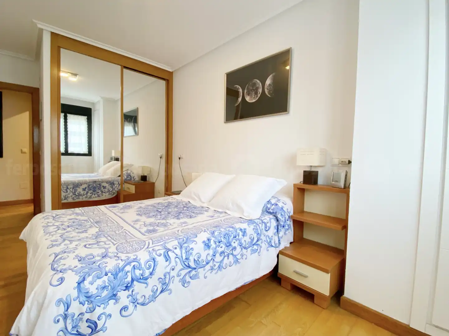 Schlafzimmer von Wohnung zur Miete in Gijón  mit Heizung, Privatgarten und Parkett