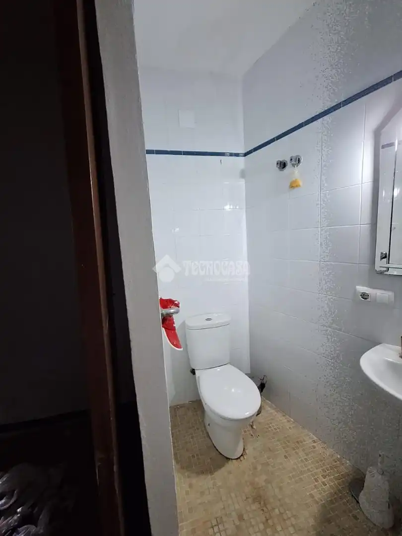 Bany de Casa o xalet en venda en Carmona amb Aire condicionat i Alarma
