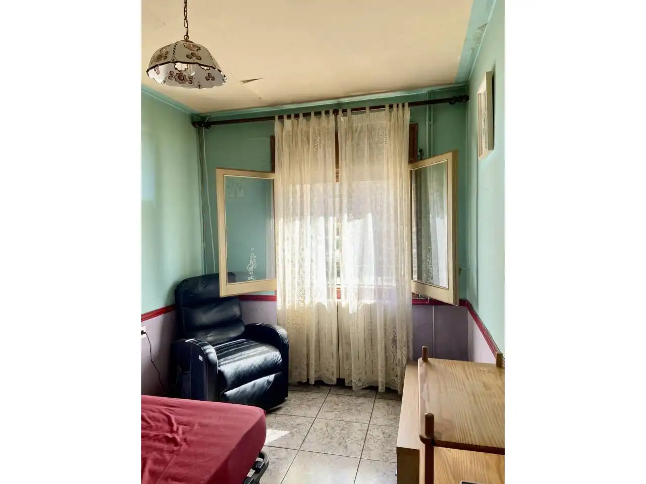 Habitación de Casa adosada en venta en Olot con Calefacción, Jardín privado y Terraza
