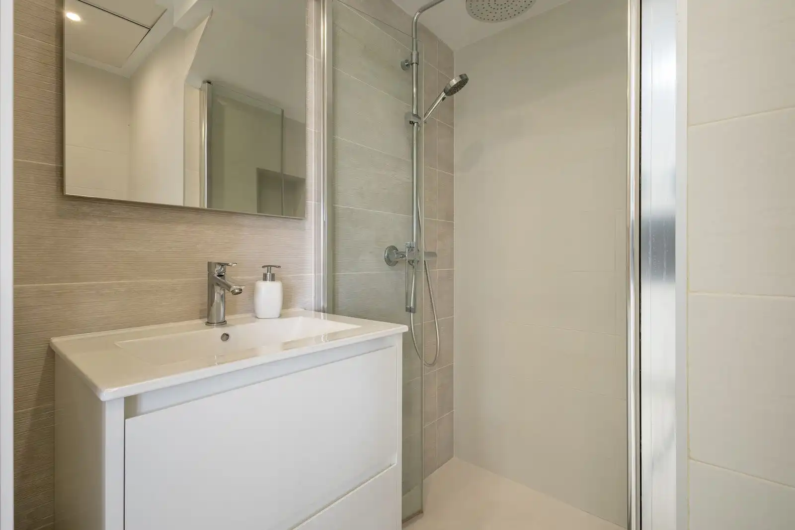 Casa a schiera con piscina in vendita a N/A, imagen 18