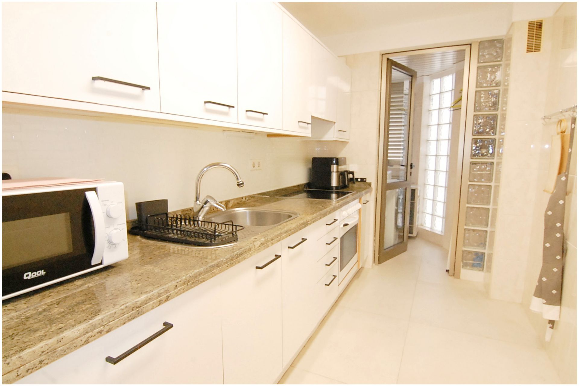 Kitchen of Flat for sale in  Santa Cruz de Tenerife Capital  with Air Conditioner, Storage room and Sauna