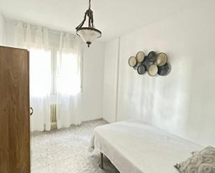 Bedroom of Apartment to share in  Toledo Capital