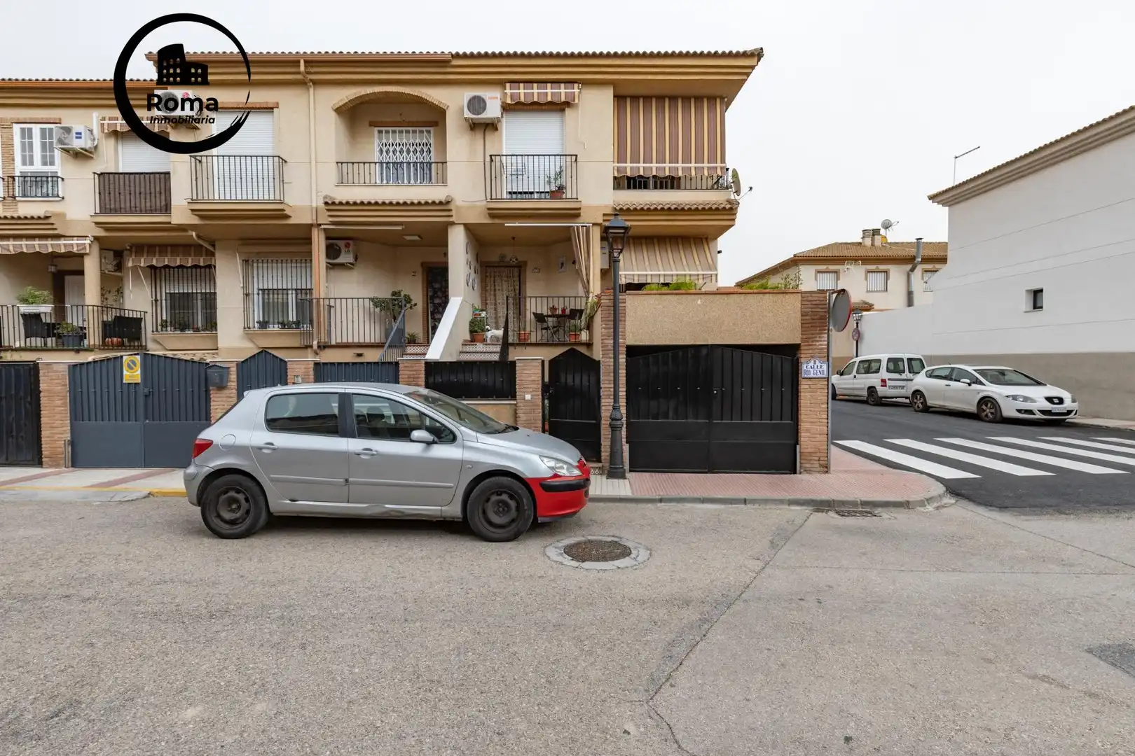 Exterior view of Detached homes for sale in Atarfe  with Air Conditioner, Private garden and Terrace