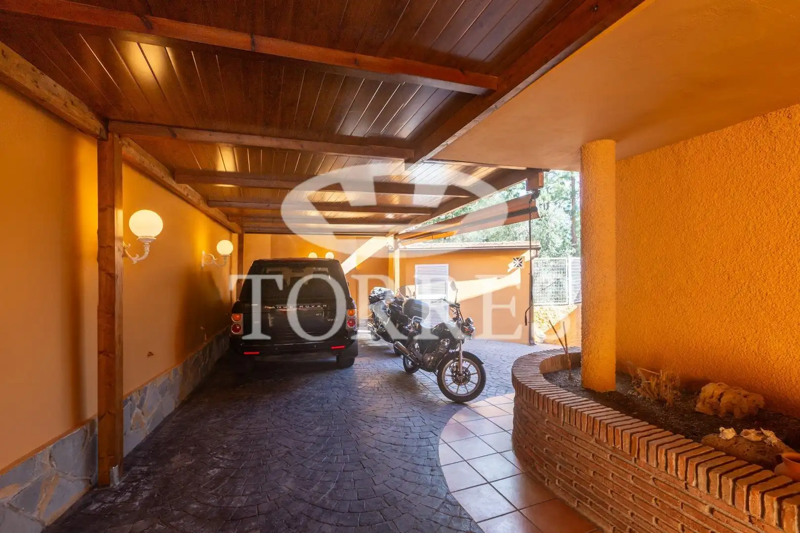 Parking de Casa o chalet en venta en Málaga con Aire acondicionado, Calefacción y Jardín privado