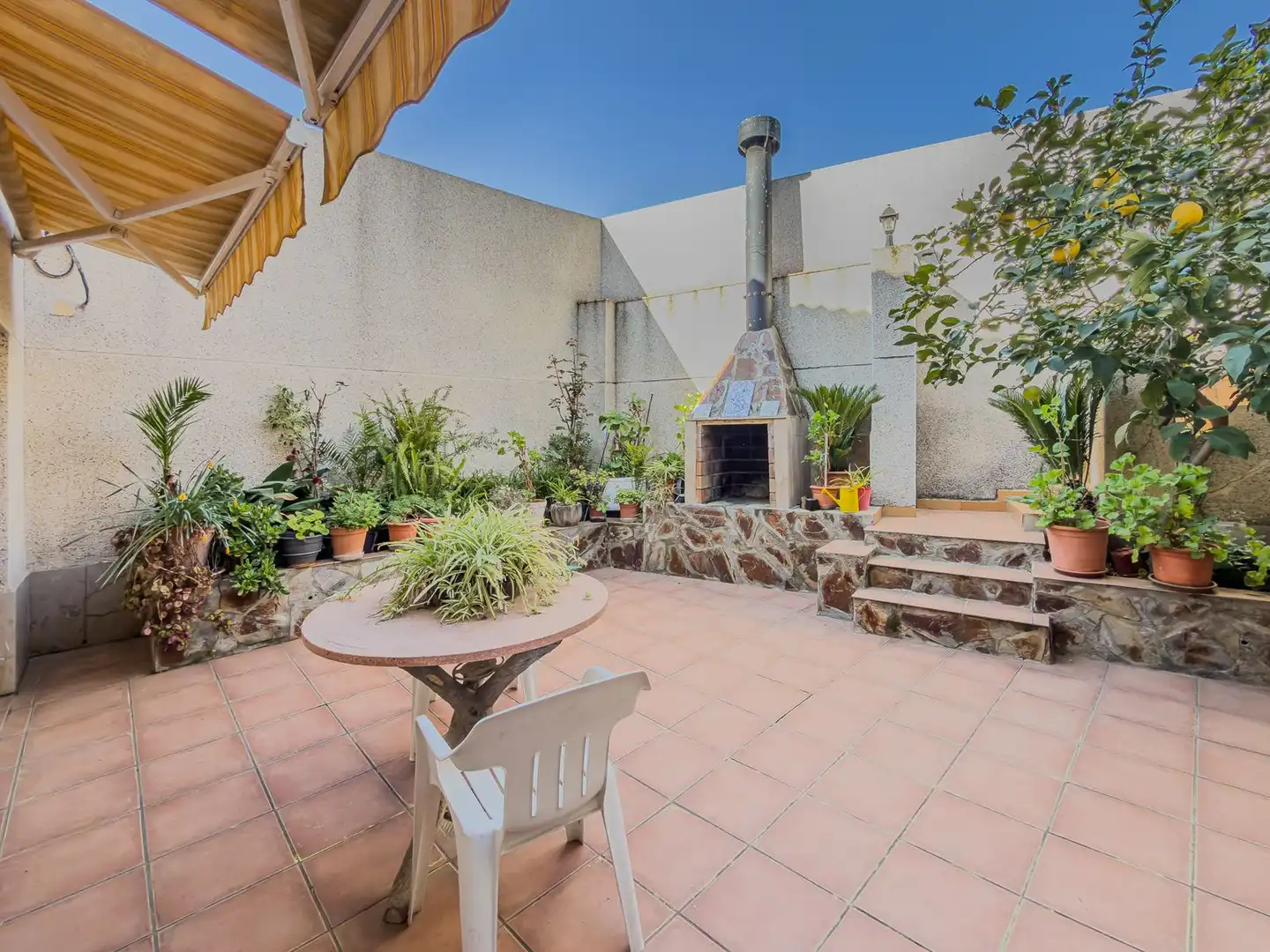Terrassa de Casa o xalet en venda en Terrassa amb Calefacció, Jardí privat i Terrassa