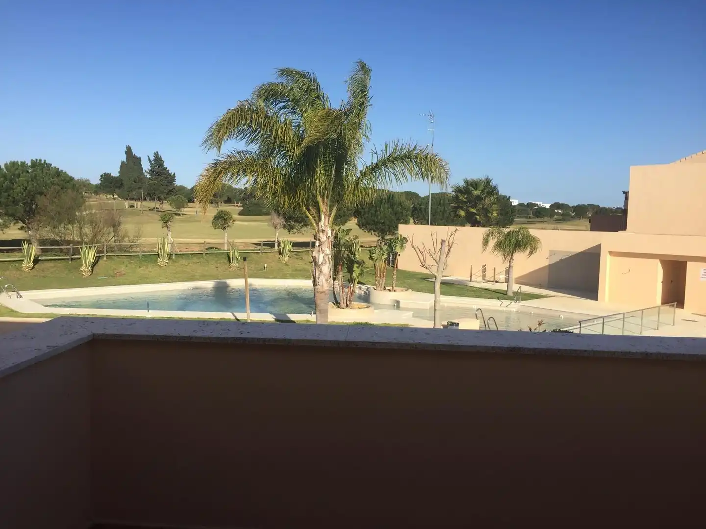 Piscina de Casa adosada de lloguer en Puerto Real amb Aire condicionat, Calefacció i Terrassa