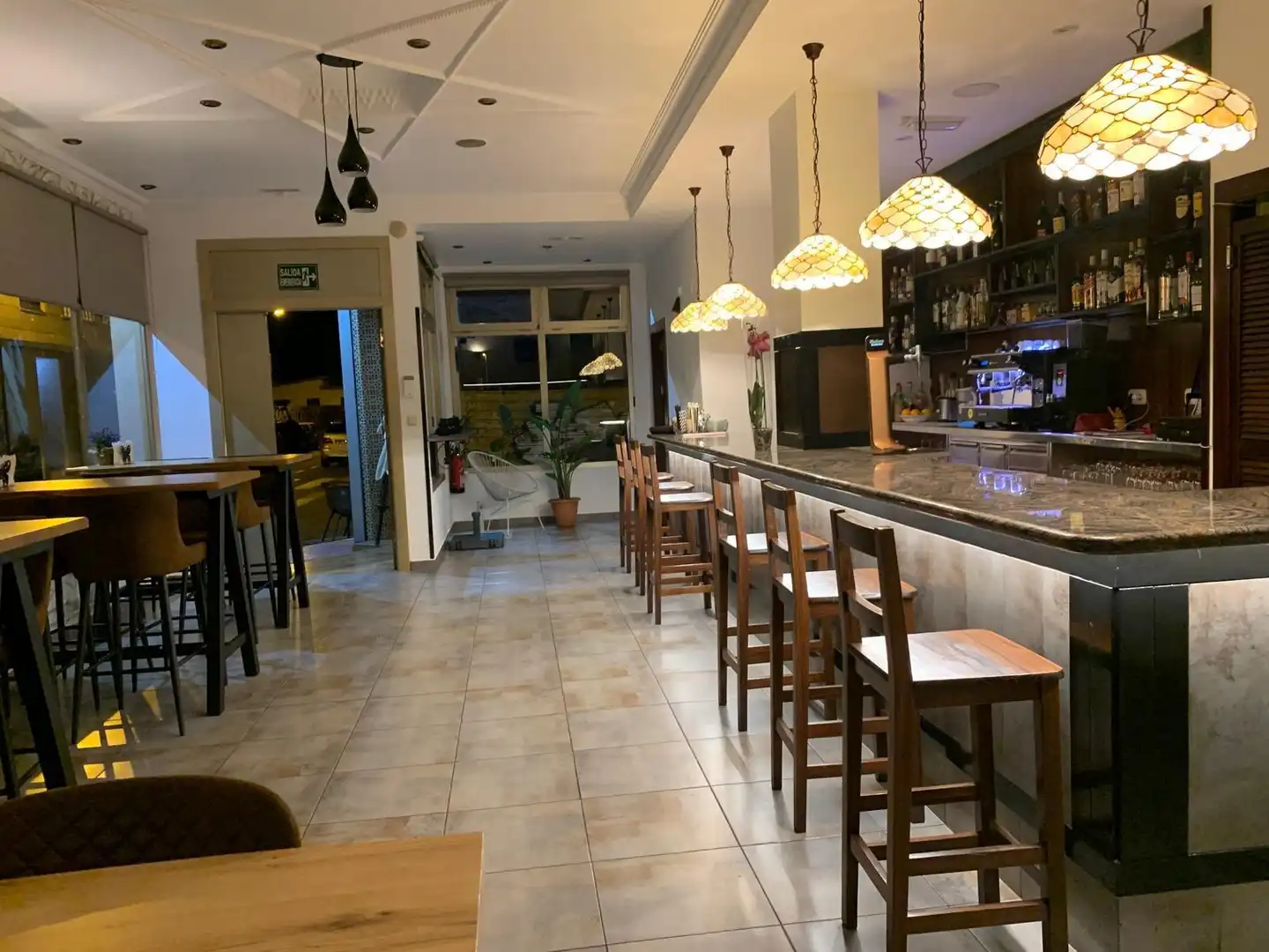 Local de alquiler en Torrevieja con Aire acondicionado y Amueblado