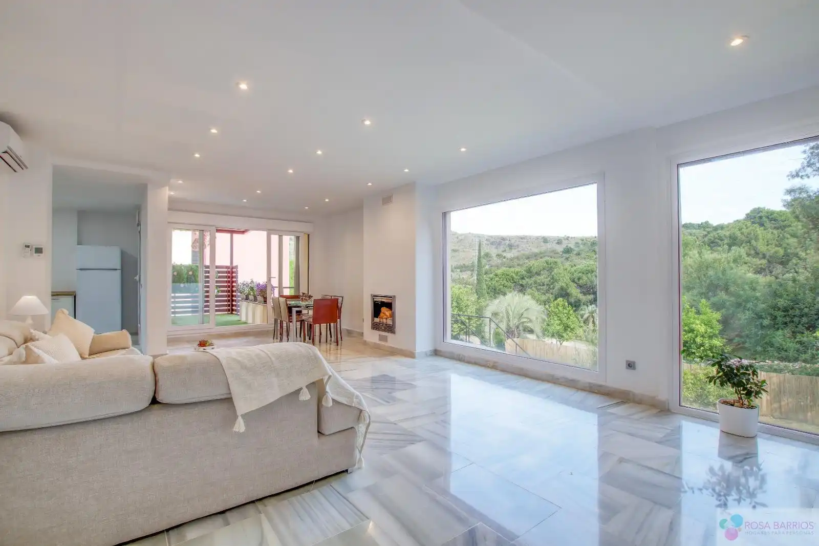 Living room of Houses for sale in Benahavís  with Terrace, Swimming Pool and Furnished