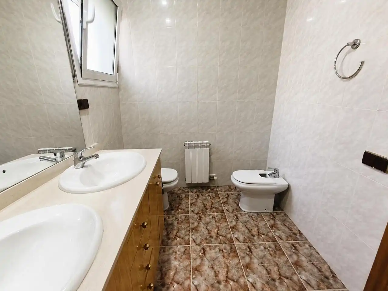 Badezimmer von Haus oder Chalet zum Verkauf in Canyelles mit Heizung, Privatgarten und Terrasse