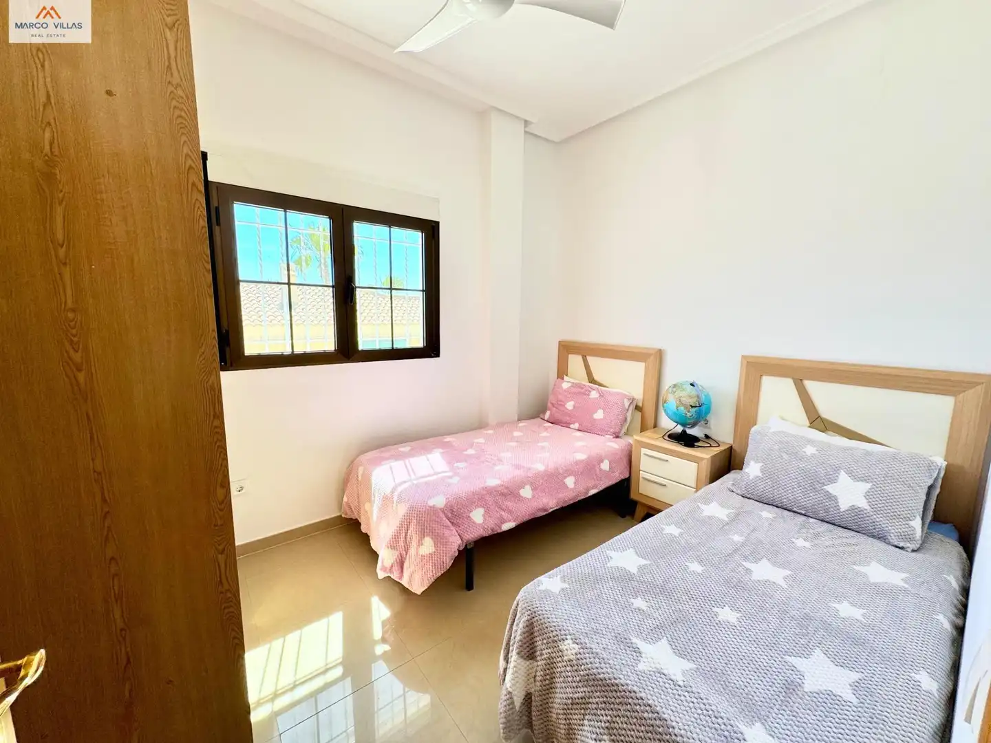 Dormitori de Casa o xalet en venda en San Fulgencio amb Aire condicionat, Jardí privat i Piscina