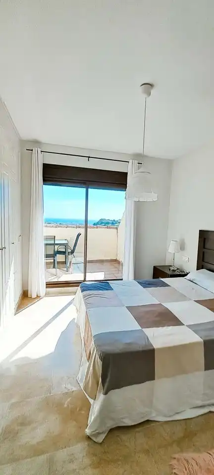 Attic for rent in La Duquesa