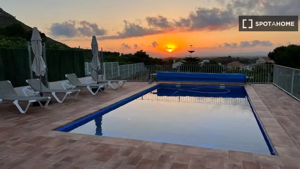 Swimming pool of Flat for rent in Corbera  with Air Conditioner, Heating and Furnished