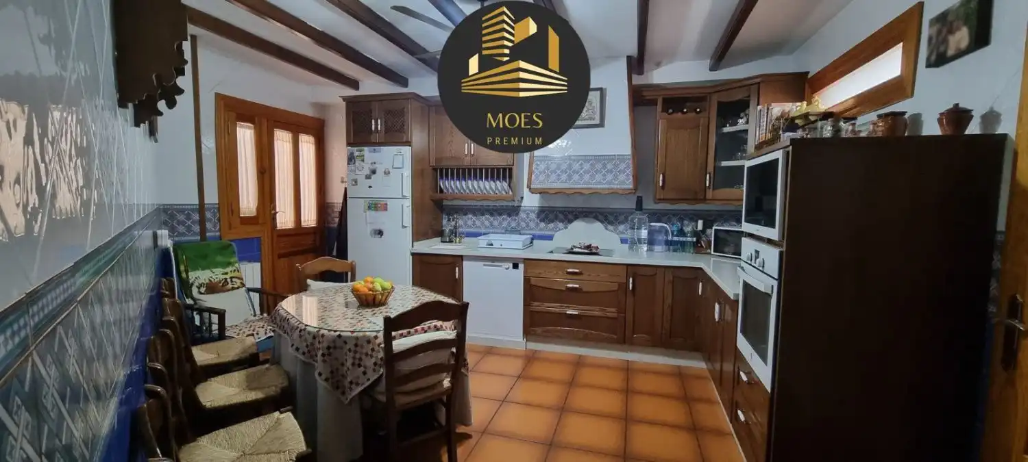 Casa amb terrassa en venda a Torredelcampo, imagen 3