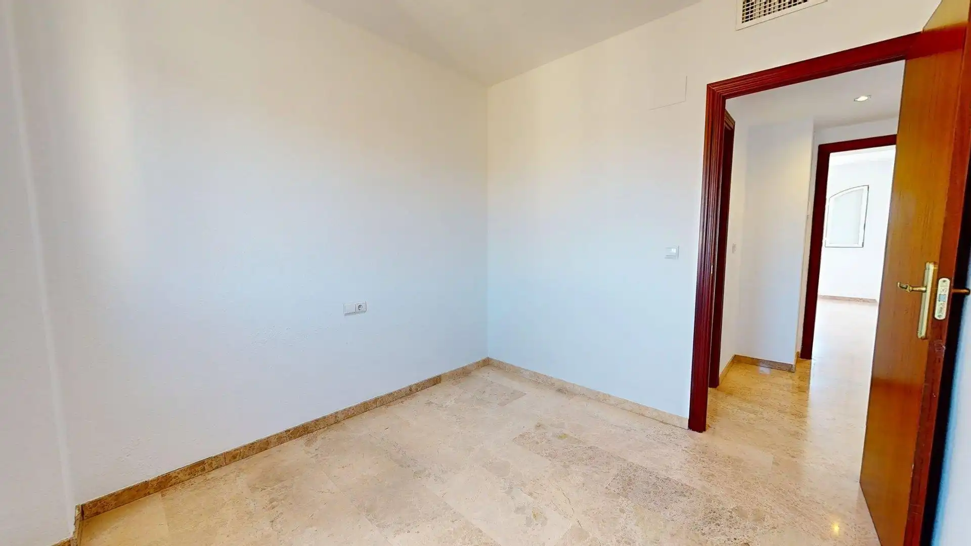 Wohnung zum Verkauf in Córdoba mit Klimaanlage, Heizung und Abstellraum