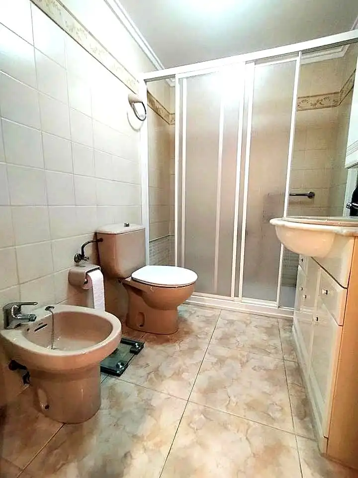 Baño de Piso en venta en Oliva con Aire acondicionado y Balcón