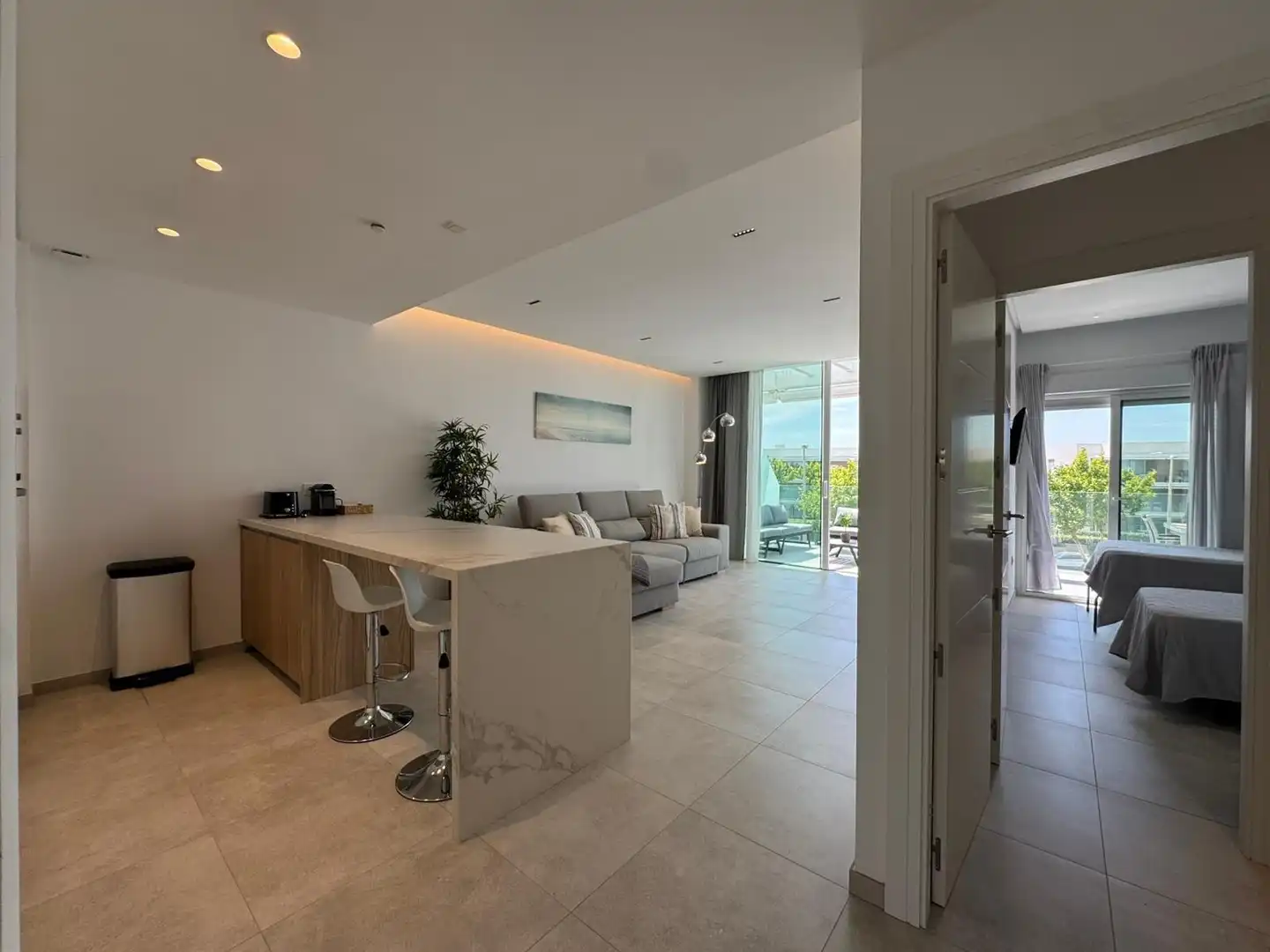 Sala d'estar de Apartament en venda en Chipiona amb Terrassa, Traster i Moblat