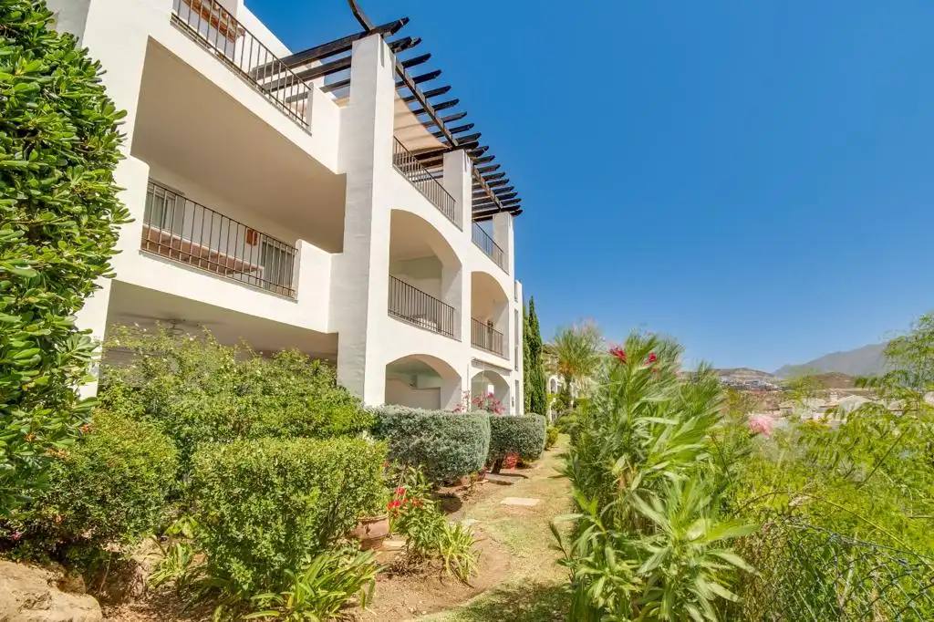 Jardín de Planta baja de alquiler en Benahavís con Aire acondicionado, Terraza y Amueblado