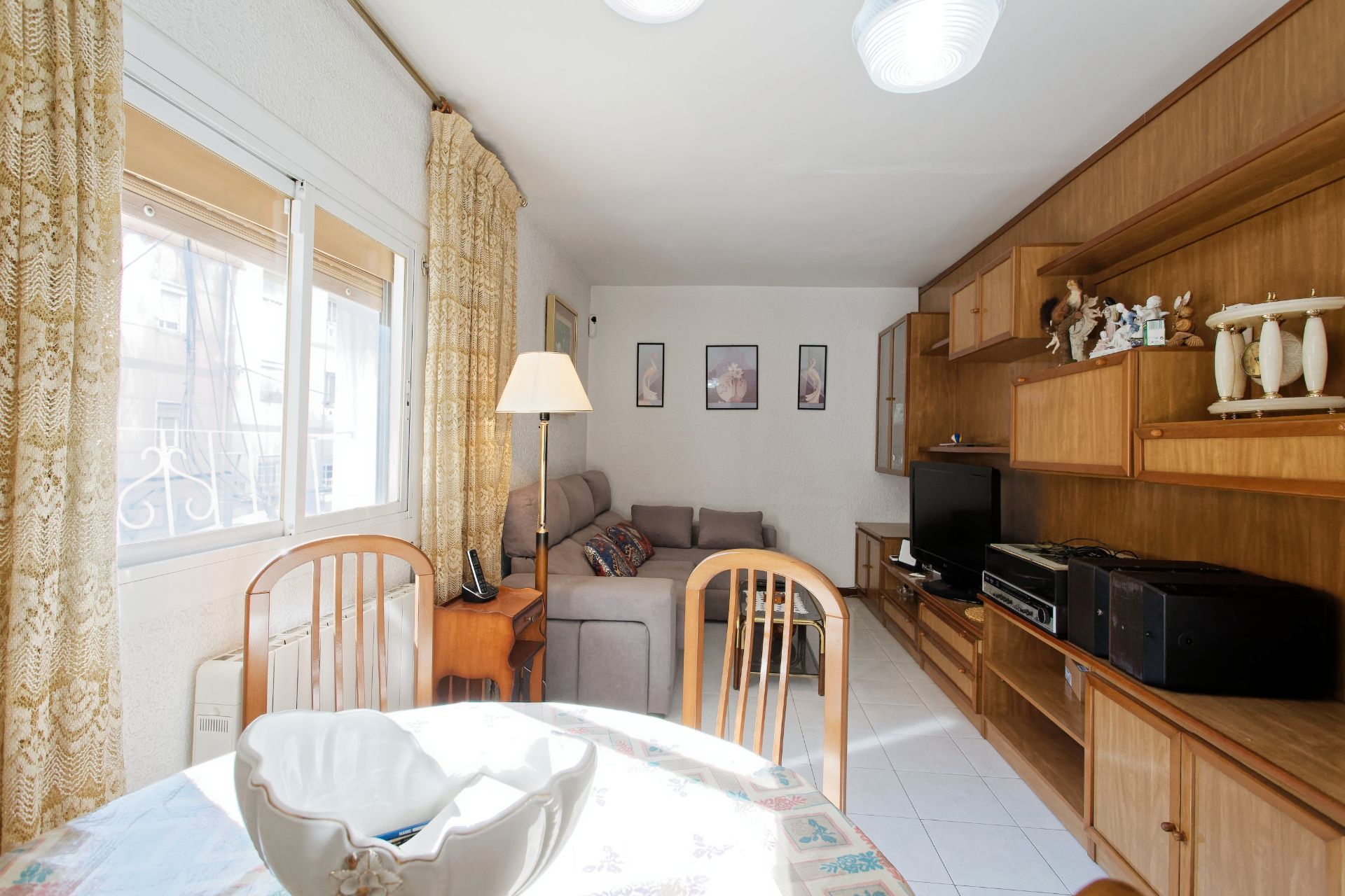 Sala d'estar de Pis en venda en L'Hospitalet de Llobregat amb Moblat