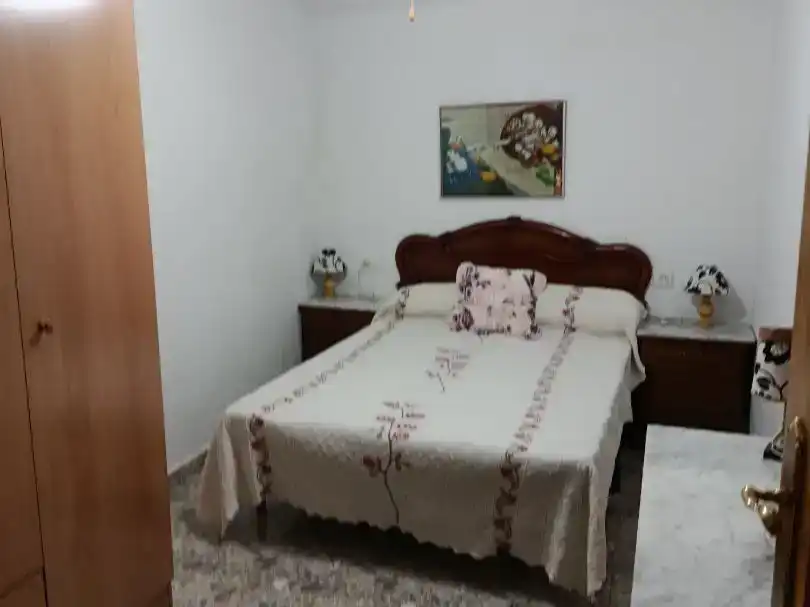 Dormitori de Casa adosada en venda en Alcuéscar amb Balcó