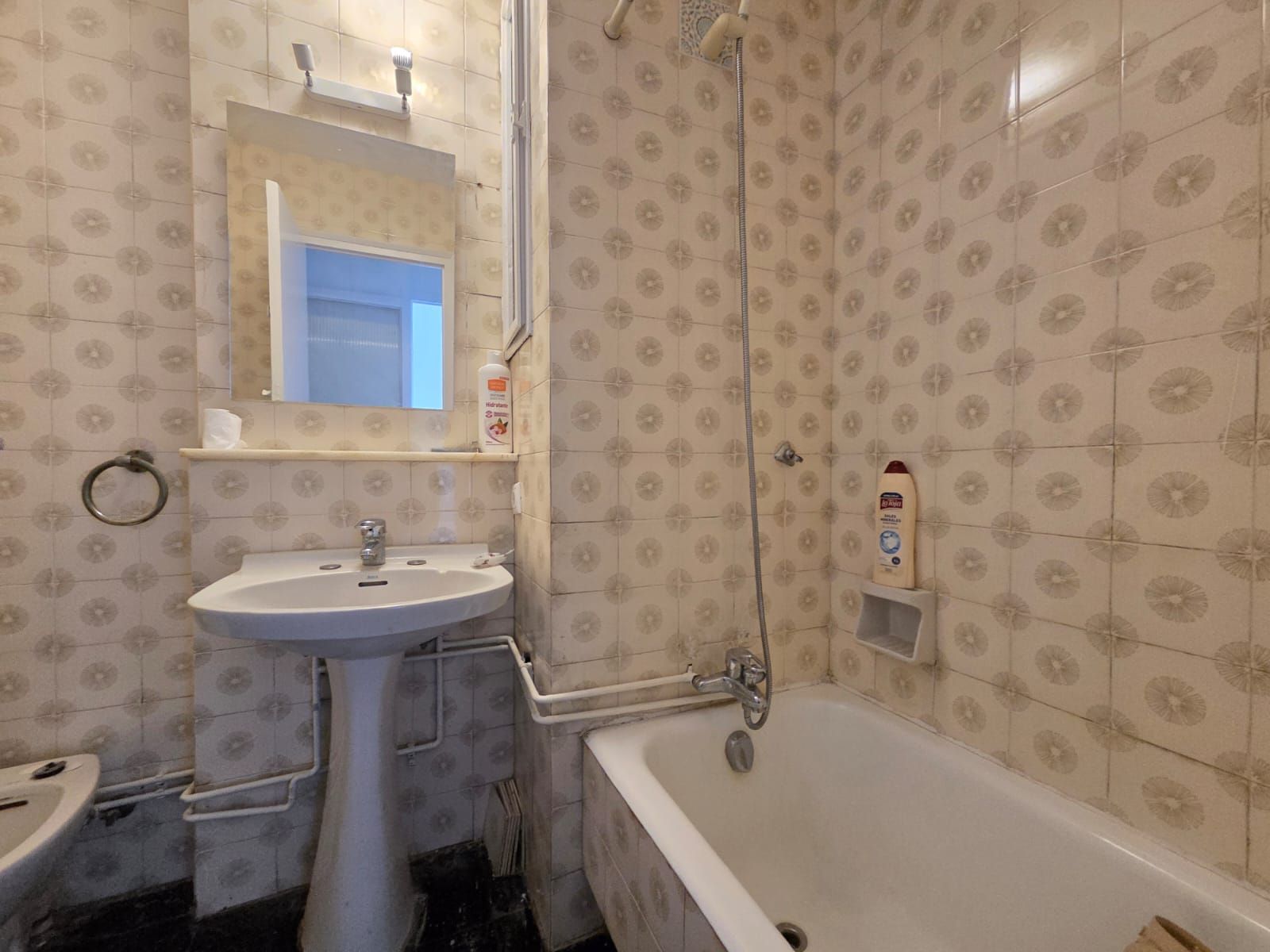 Bany de Pis en venda en  Barcelona Capital