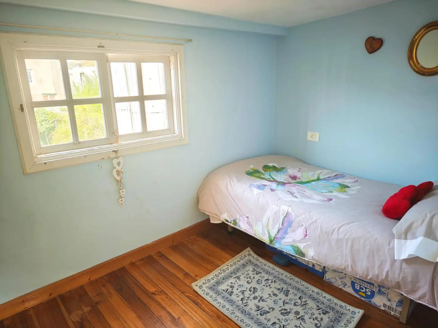 Habitación de Casa adosada en venta en Ortigueira con Trastero y Amueblado