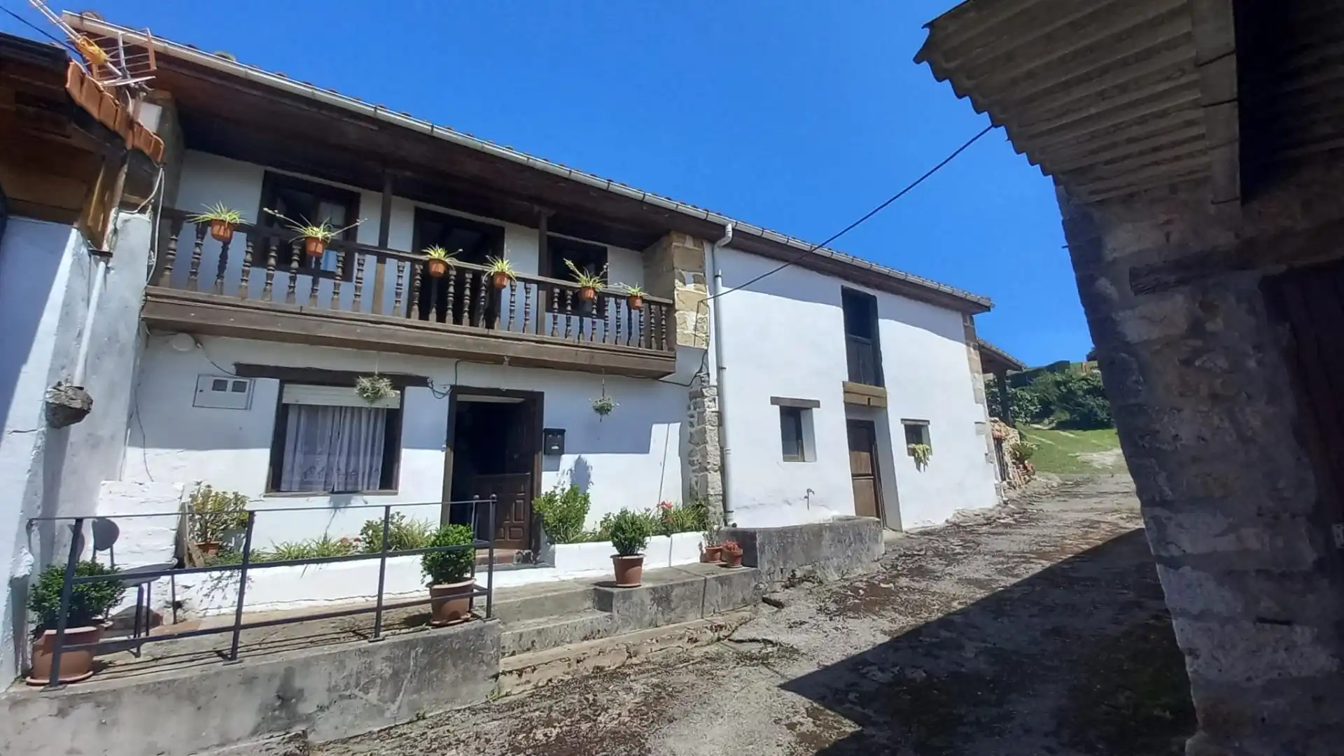 Exterior view of Houses for sale in Santillana del Mar  with Private garden, Storage room and Balcony