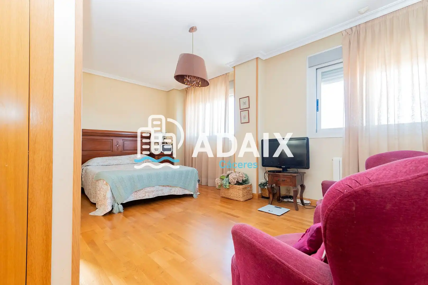 Habitación de Ático en venta en Cáceres con Aire acondicionado, Calefacción y Terraza