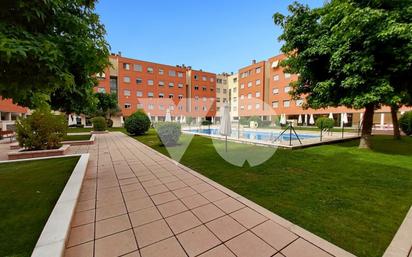 Vista exterior de Àtic en venda en  Madrid Capital amb Aire condicionat, Terrassa i Piscina