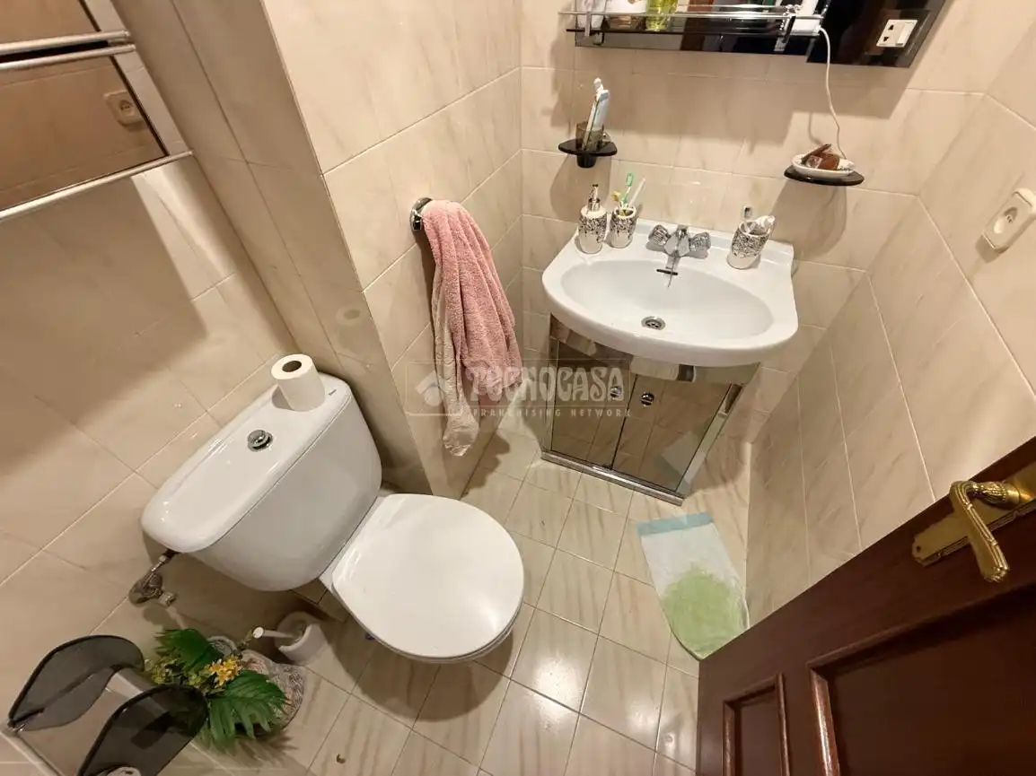 Badezimmer von Wohnung zum Verkauf in Madrid mit Klimaanlage, Heizung und Parkett