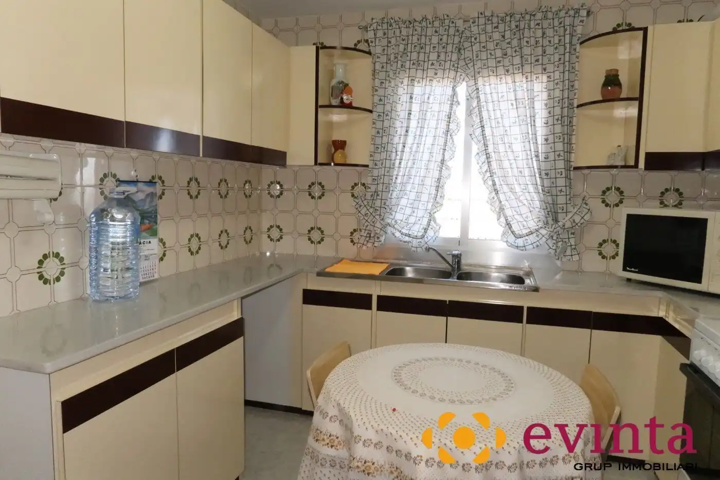 Cocina de Casa o chalet en venta en Vallirana con Calefacción, Jardín privado y Trastero